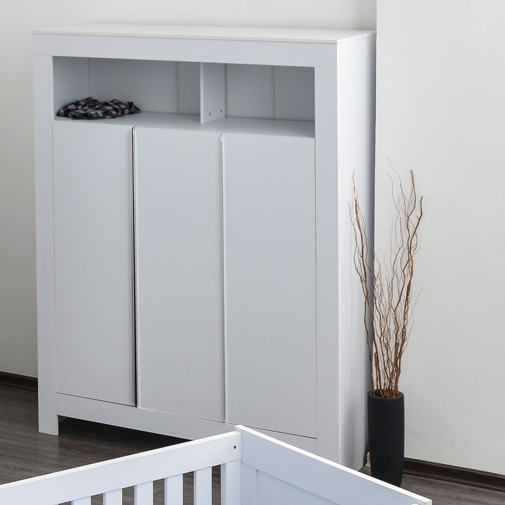 Kleiderschrank 3-türig Felix in reinem Weiß Baby Möbel ...